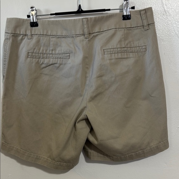J.Crew Womens Khaki Tan Cotton Chino Shorts Style H5170 Size 8 EUC - Picture 6 of 9